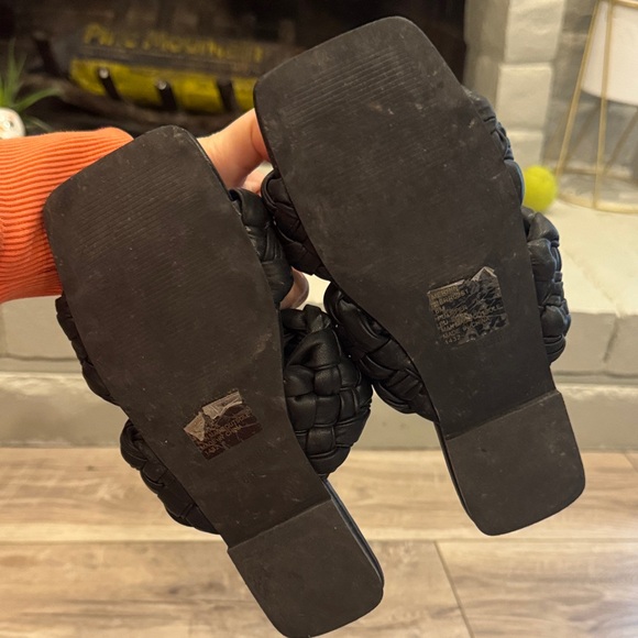 Steve Madden Black Quilted Slide Sandals - Picture 7 of 8